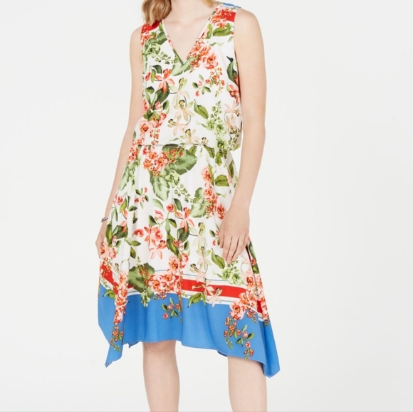 Tommy Hilfiger Dresses & Skirts - Tommy Hilfiger Capri Floral  Dress